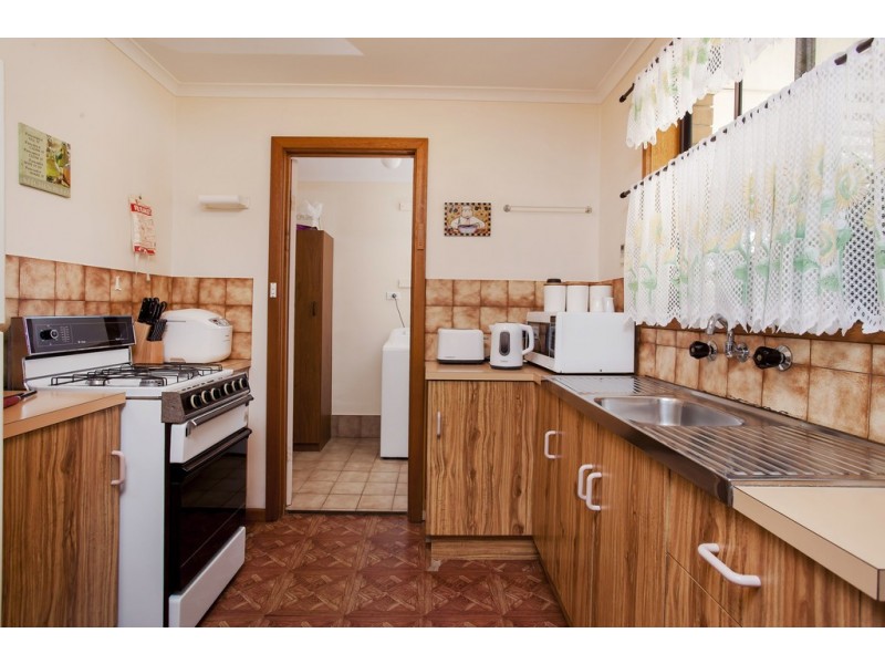 21 Lorne Crescent, Huntfield Heights SA 5163