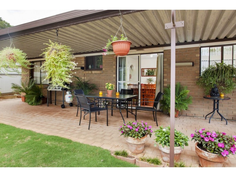 21 Lorne Crescent, Huntfield Heights SA 5163
