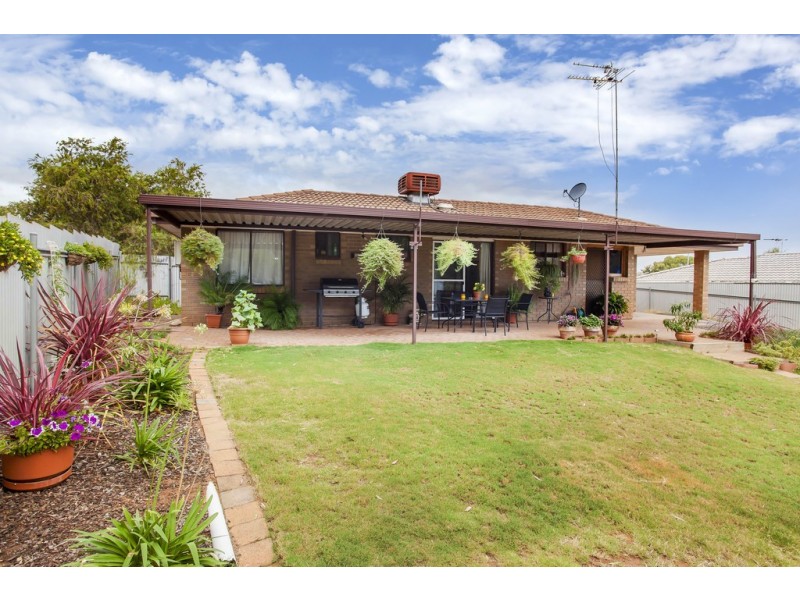 21 Lorne Crescent, Huntfield Heights SA 5163