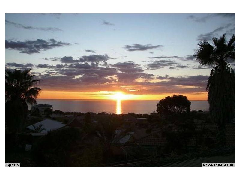 30 NEEANGARRA CRESCENT, Hallett Cove SA 5158
