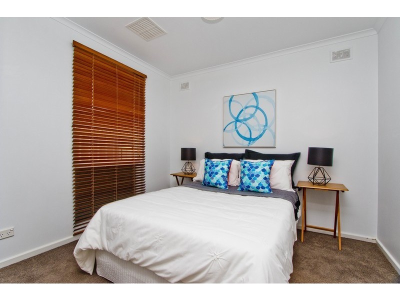 15 HURON GROVE, West Lakes SA 5021