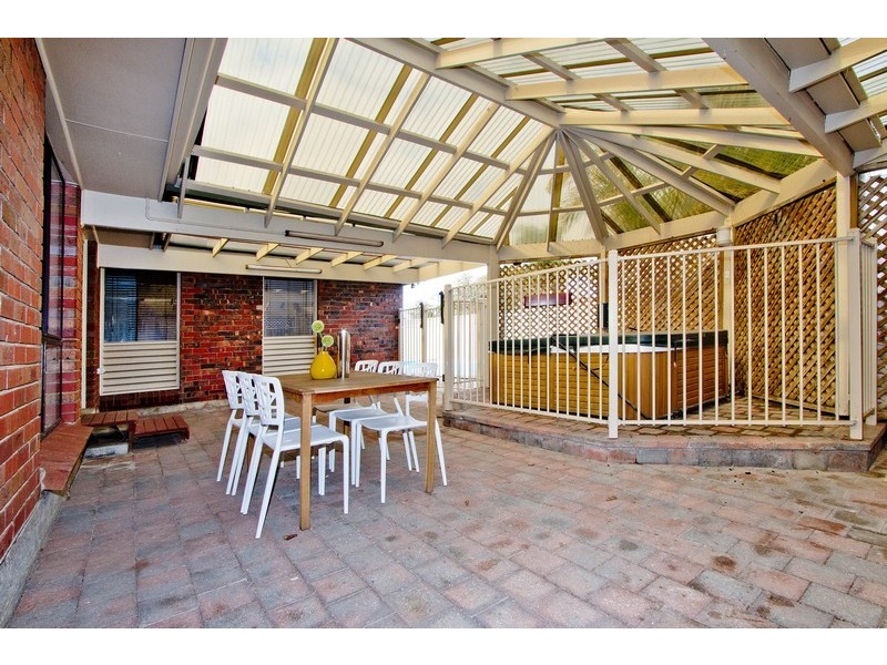 15 HURON GROVE, West Lakes SA 5021