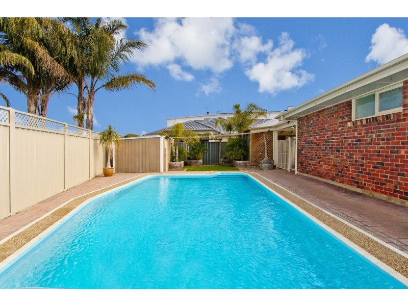 15 HURON GROVE, West Lakes SA 5021