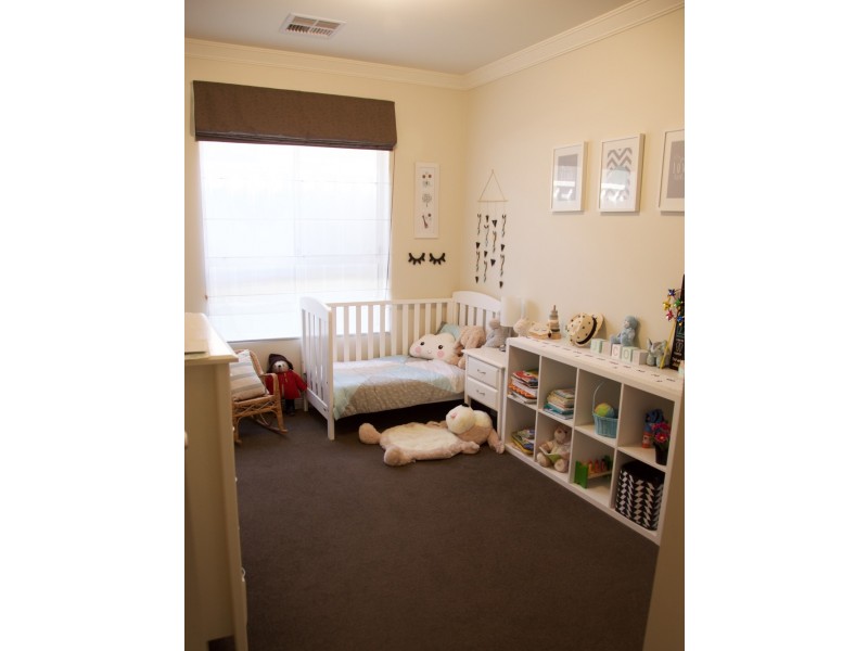 64A WHITE CRESCENT, Seacombe Gardens SA 5047