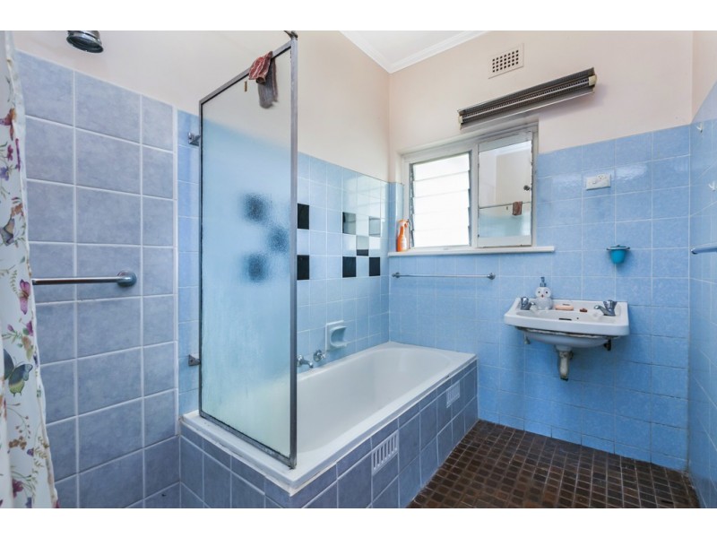 4 Ophir Crescent, Seacliff Park SA 5049