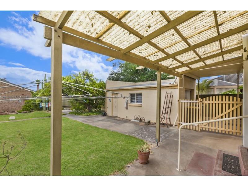 4 Ophir Crescent, Seacliff Park SA 5049