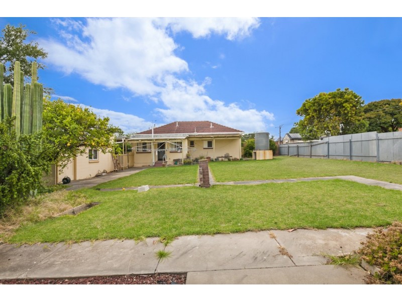 4 Ophir Crescent, Seacliff Park SA 5049