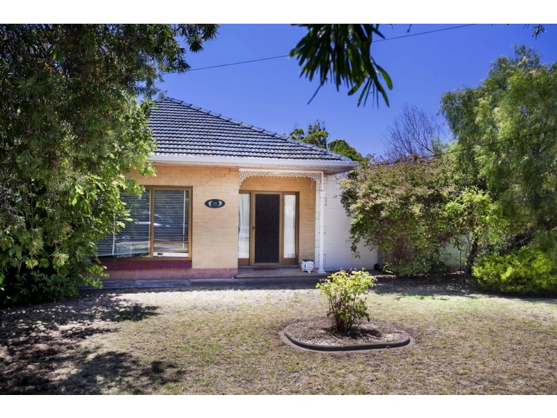 18 Downing Street, Hove SA 5048