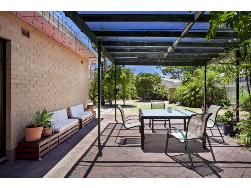 18 Downing Street, Hove SA 5048