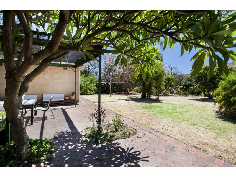 18 Downing Street, Hove SA 5048