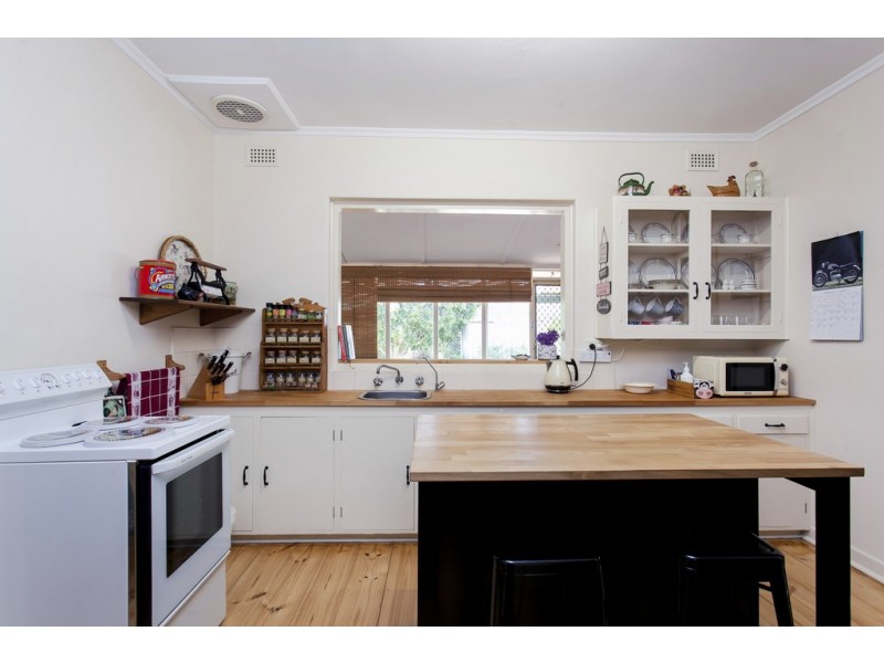 3 Railway Terrace, Hove SA 5048