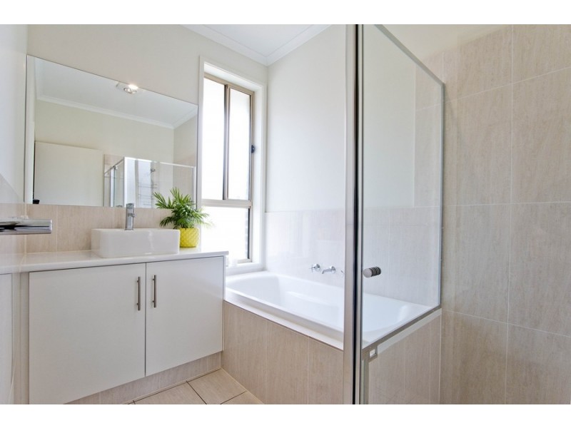 8 Castleton Street, Virginia SA 5120