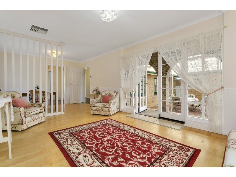 34 Columbia Crescent, Hallett Cove SA 5158