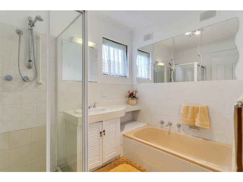 34 Columbia Crescent, Hallett Cove SA 5158