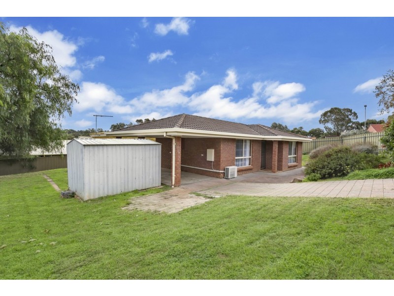 24 Lorne Crescent, Huntfield Heights SA 5163