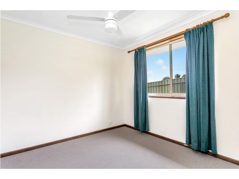 24 Lorne Crescent, Huntfield Heights SA 5163