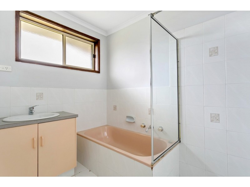 24 Lorne Crescent, Huntfield Heights SA 5163