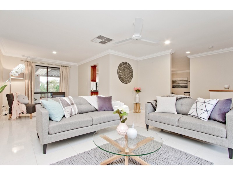 10 St James Street, Woodcroft SA 5162