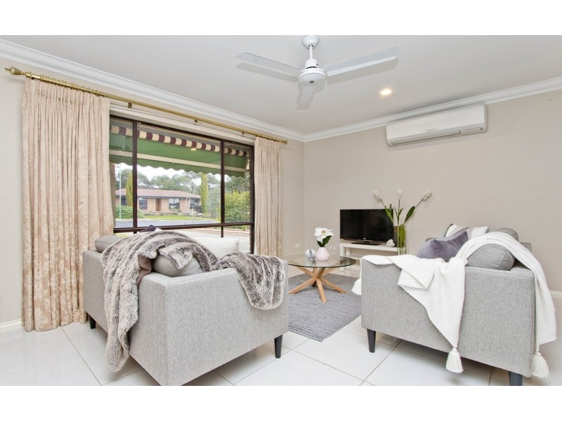 10 St James Street, Woodcroft SA 5162