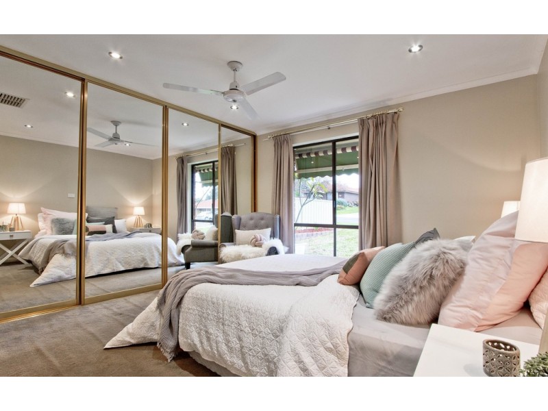 10 St James Street, Woodcroft SA 5162