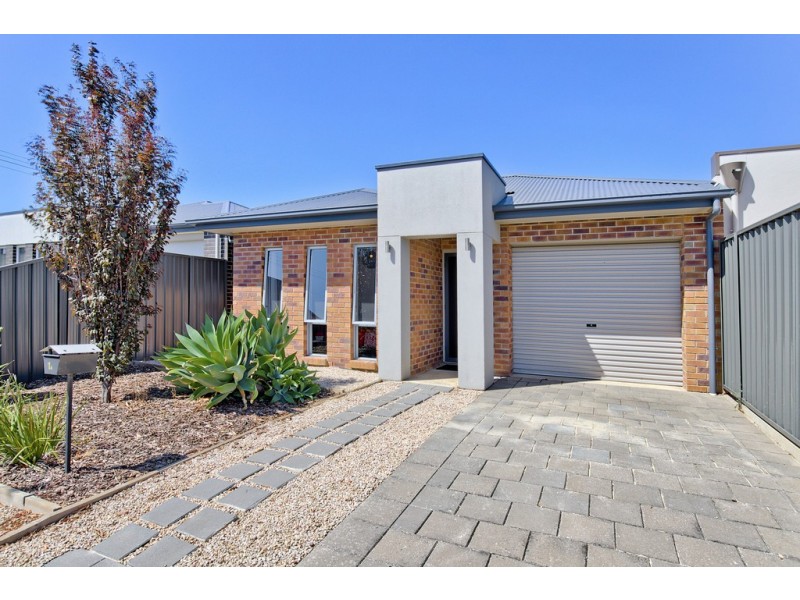 1A Cowra Crescent, Park Holme SA 5043