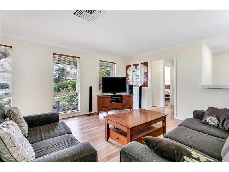 18 Lapwing Street, Hallett Cove SA 5158