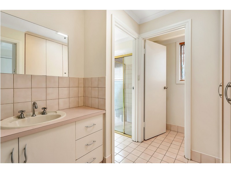 18 Lapwing Street, Hallett Cove SA 5158