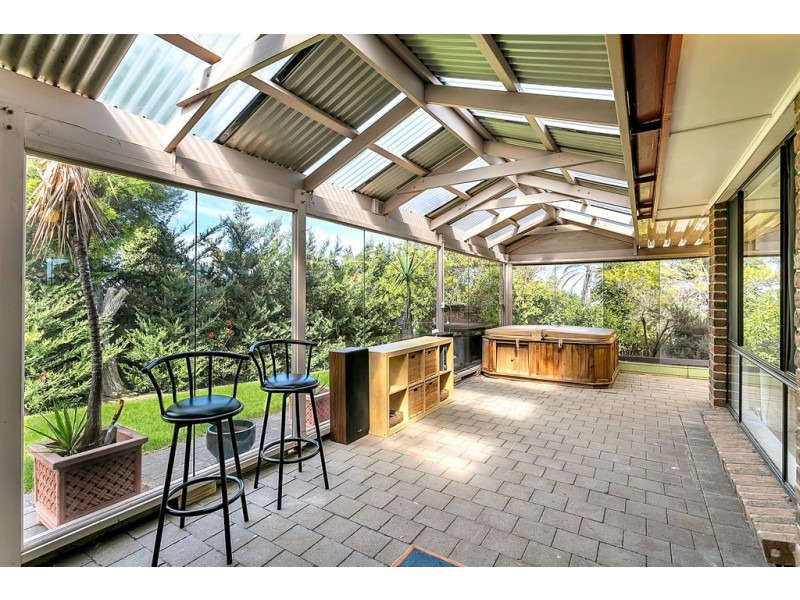 18 Lapwing Street, Hallett Cove SA 5158