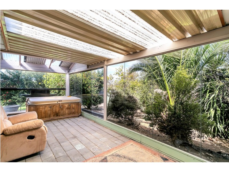 18 Lapwing Street, Hallett Cove SA 5158