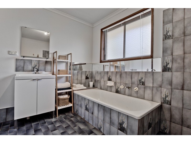 4 Olga Court, Morphett Vale SA 5162