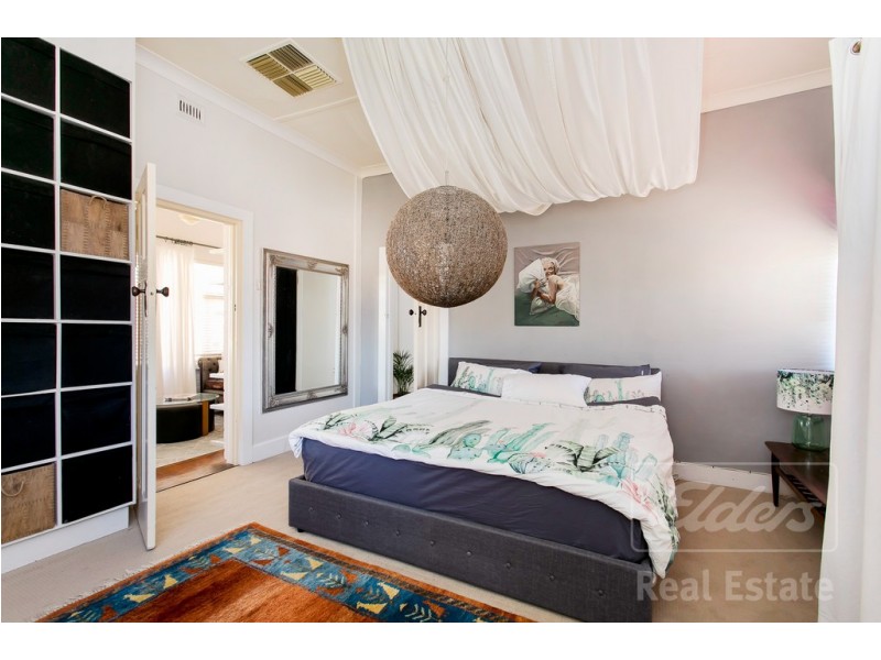 2 Cambridge Terrace, Brighton SA 5048