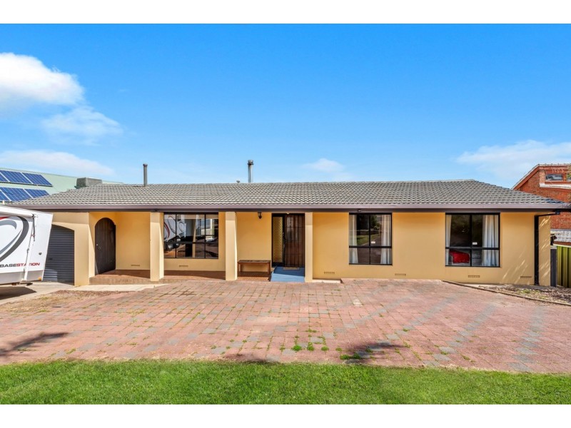 15 Darwendale Street, Huntfield Heights SA 5163