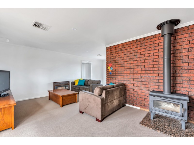 15 Darwendale Street, Huntfield Heights SA 5163