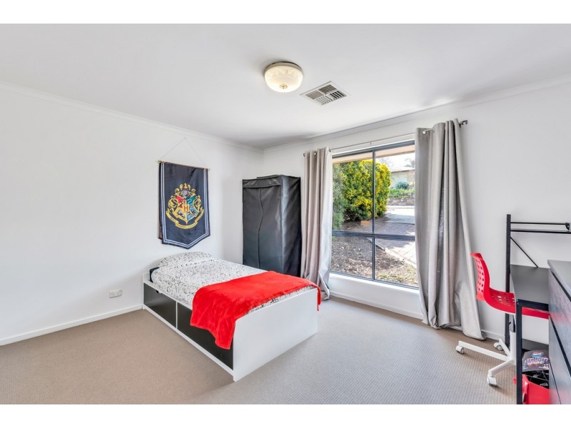 15 Darwendale Street, Huntfield Heights SA 5163