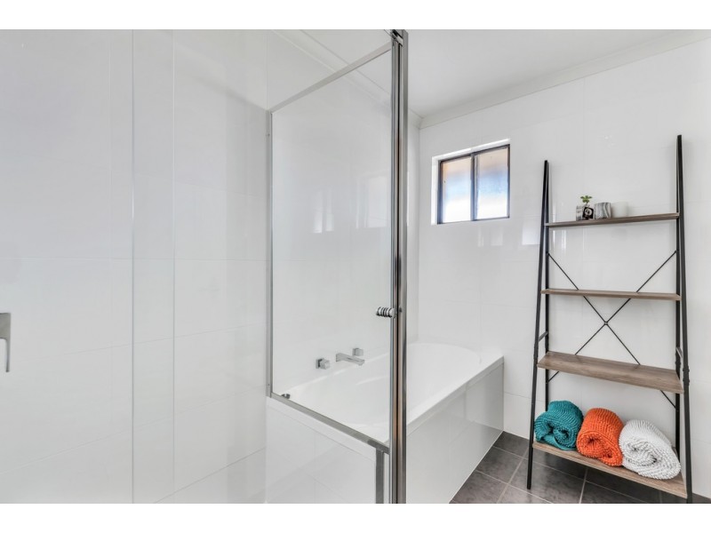 15 Darwendale Street, Huntfield Heights SA 5163