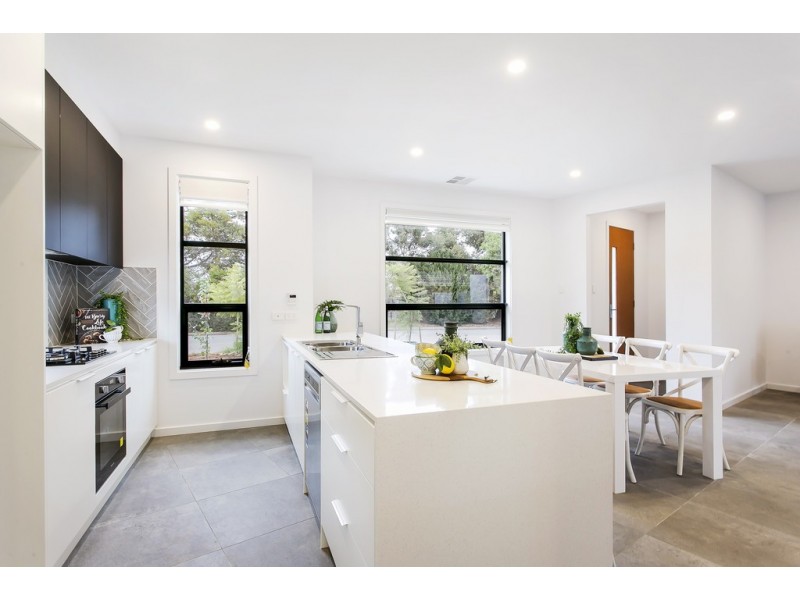 14 Railway Terrace (corner 51 Illawarra Ave), Hove SA 5048