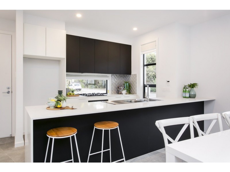 14 Railway Terrace (corner 51 Illawarra Ave), Hove SA 5048