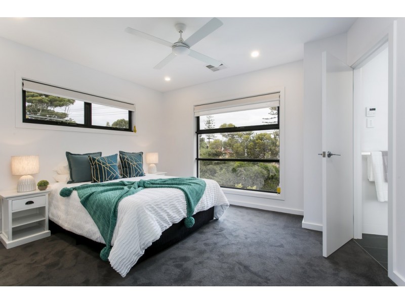 14 Railway Terrace (corner 51 Illawarra Ave), Hove SA 5048