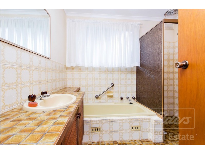 2 Regano Road, Flagstaff Hill SA 5159