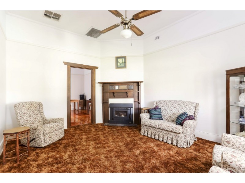 16 Thomas Street, Clarence Gardens SA 5039