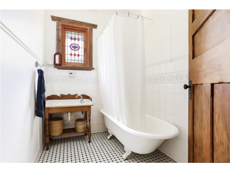 16 Thomas Street, Clarence Gardens SA 5039