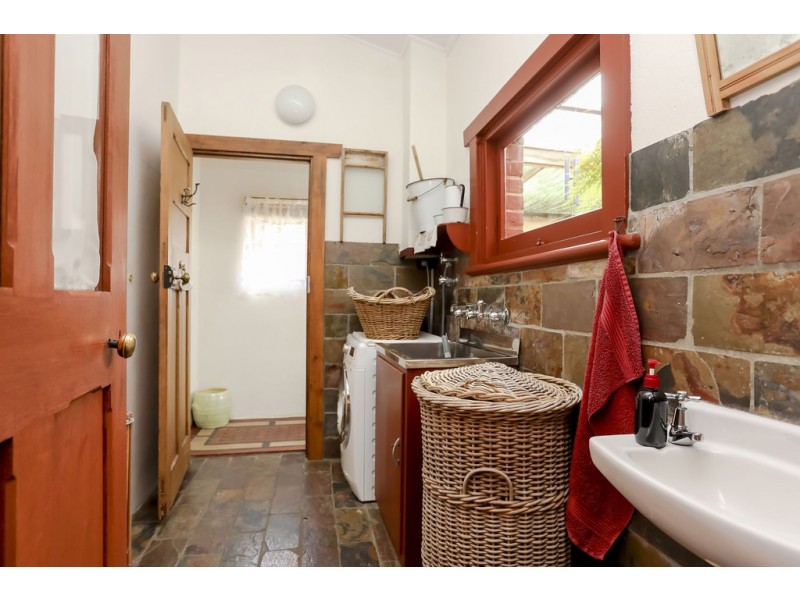 16 Thomas Street, Clarence Gardens SA 5039