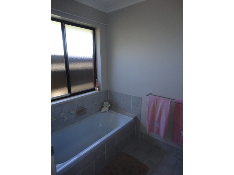 28 Brett Crescent, Hallett Cove SA 5158