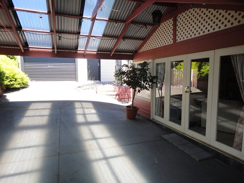 28 Brett Crescent, Hallett Cove SA 5158