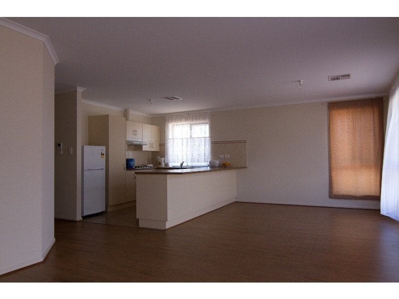 10 McKinna Road, Christie Downs SA 5164