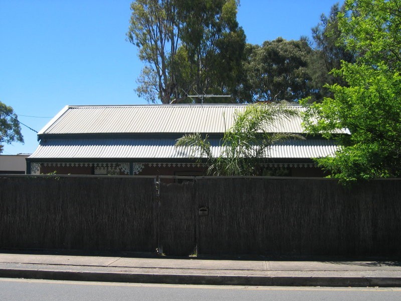 6 Dunrobin Road, Hove SA 5048