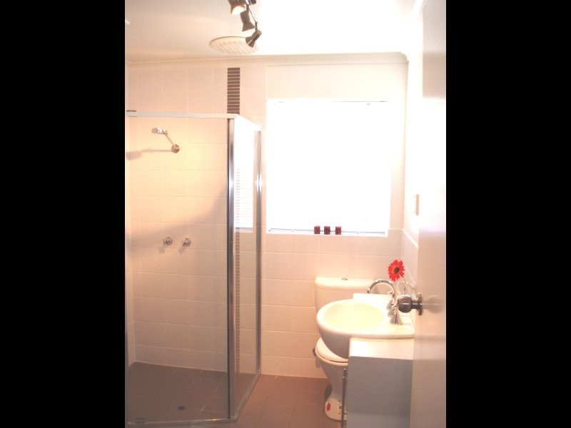 2/194 Seaview Road, Henley Beach South SA 5022