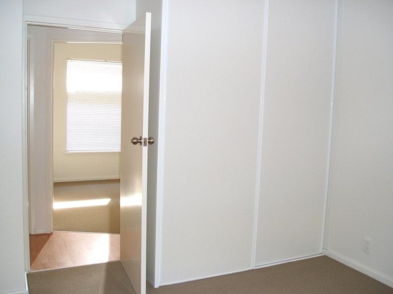 2/194 Seaview Road, Henley Beach South SA 5022