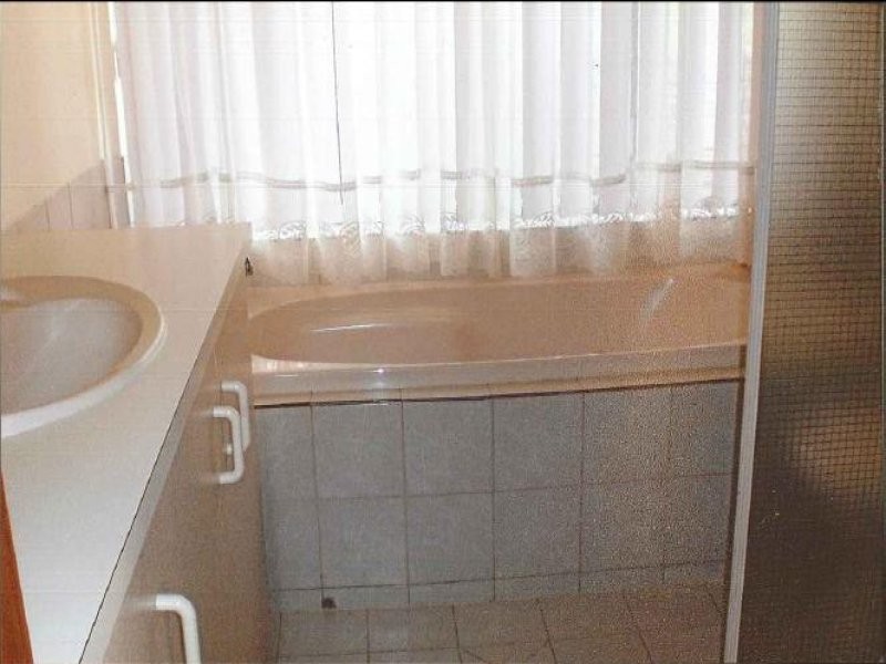 2 Fairhill Street, Hallett Cove SA 5158