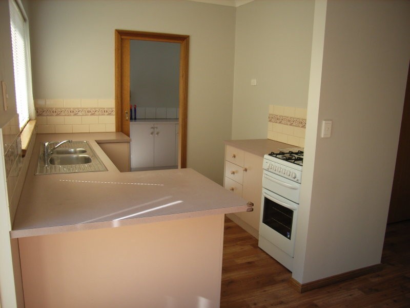 1/61 Wheatsheaf Road, Morphett Vale SA 5162